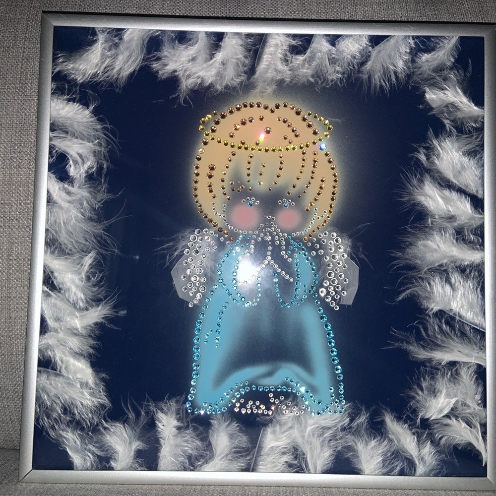 Swarovski Crystal angel with feathers surrounding